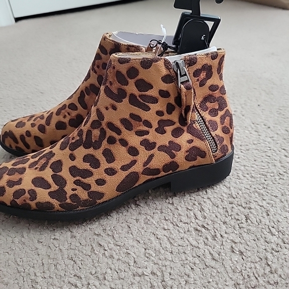 NWT Time and Tru Women's Booties - Picture 5 of 7